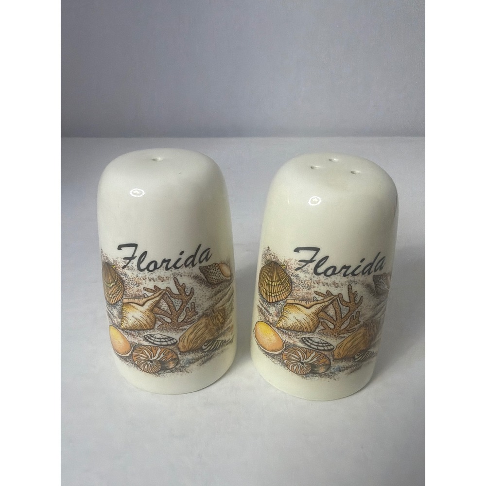 Vintage Florida Souvenir Salt and Pepper Shakers Ceramic Seashell Beach Decor